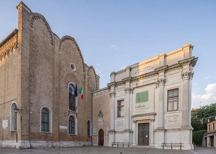 Accademia Apartments R&R
